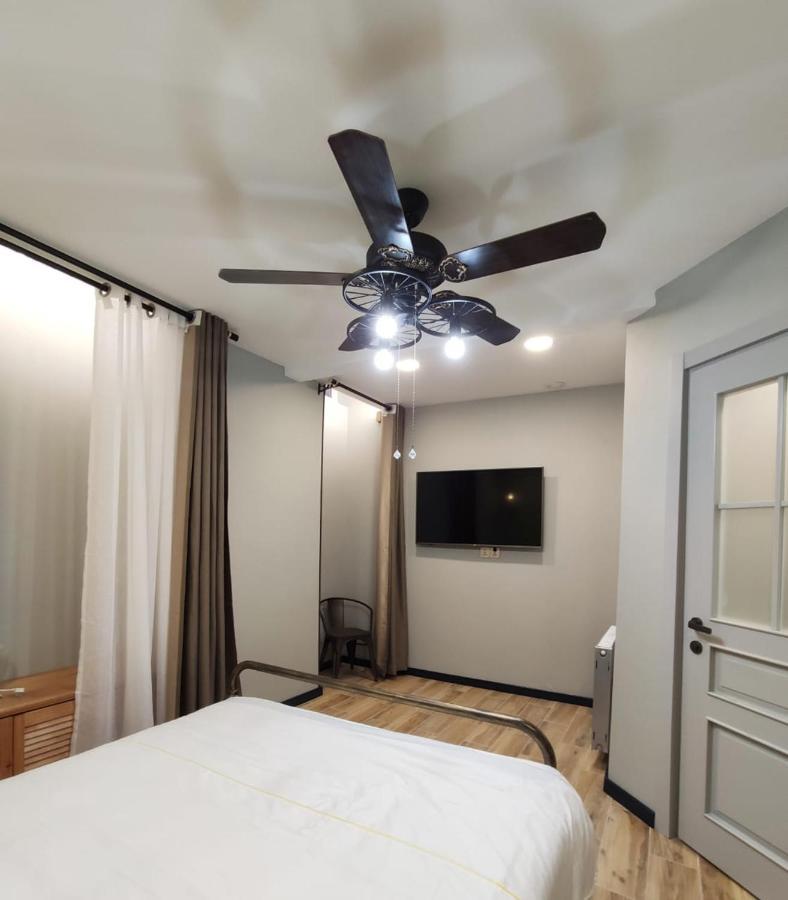 Qin Boutique Hotel Тбилиси Экстерьер фото