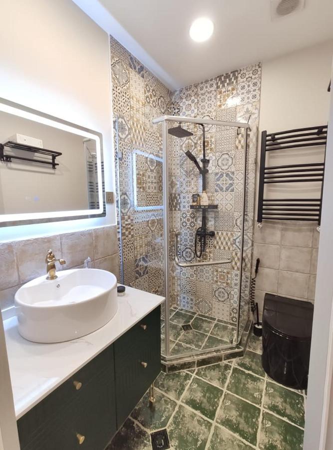 Qin Boutique Hotel Тбилиси Экстерьер фото