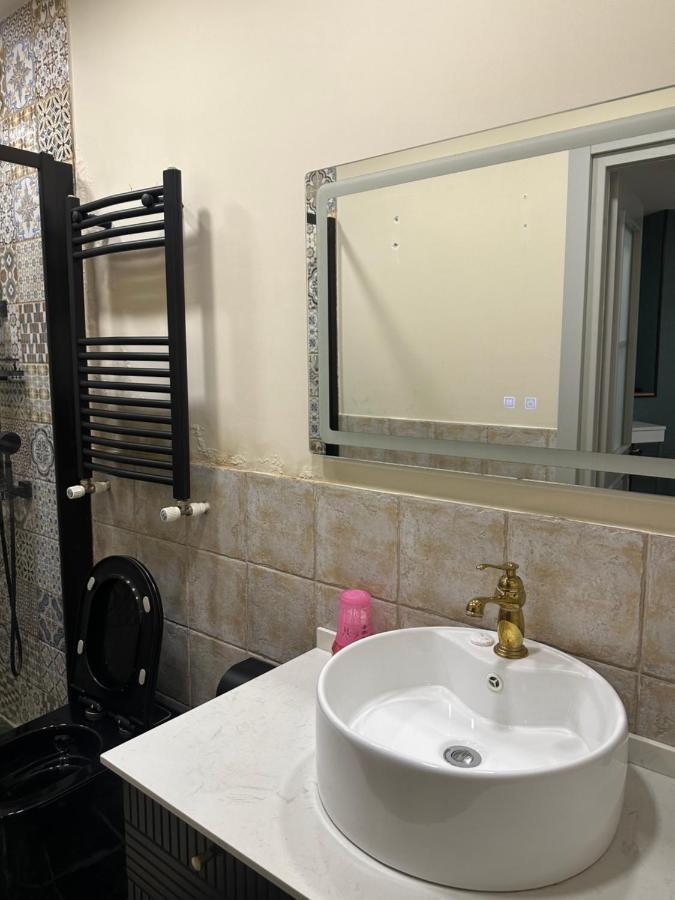 Qin Boutique Hotel Тбилиси Экстерьер фото